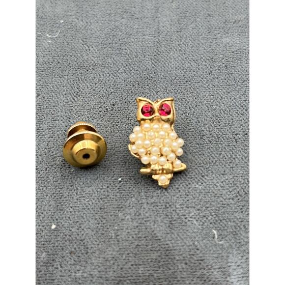 VTG Gold Tone Owl Brooch Pin Reds Glass Bead Eyes Pearl Bead Body Mini - Picture 1 of 4